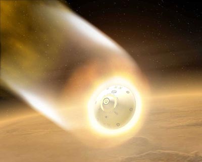 Varmeskjoldet blir glødende når romkapselen suser ned gjennom atmosfæren til Mars.